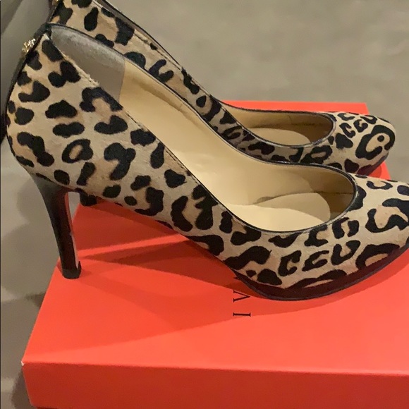 Shoes - Picture 4 of 4